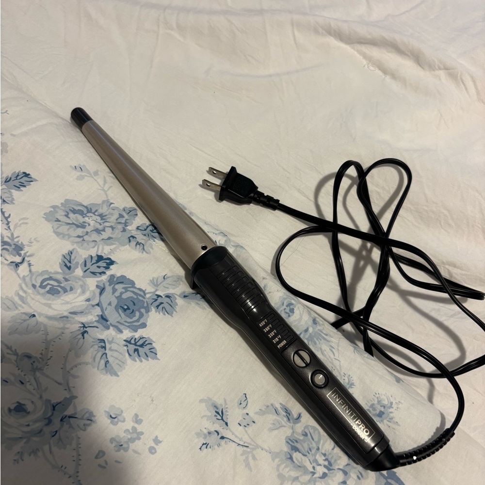 Conair InfinitiPRO Beachy Waves Tapered Curling Wand, 1 IN to 1.5 IN